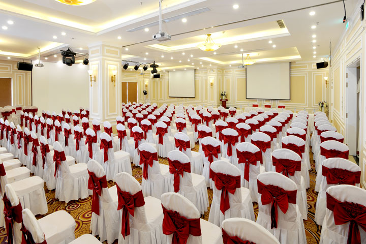 Địa chỉ may áo phủ ghế hội nghị rẻ đẹp