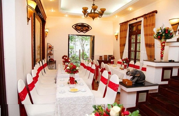 áo ghế nhà hàng