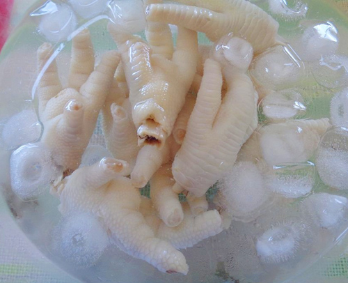 May gia công áo ghế hội nghị đẹp