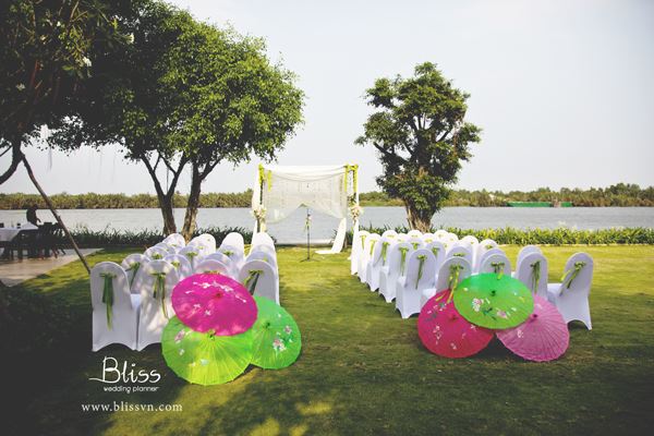 Địa chỉ may gia công khăn trải bàn khách sạn